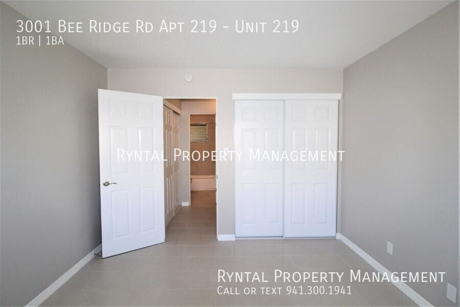 3001 Bee Ridge Rd Apt 219 #219 - Photo 6 of 19