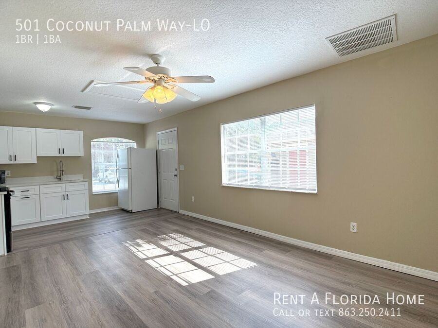 COCONUT PALM WAY-LO & - Photo 6 of 17