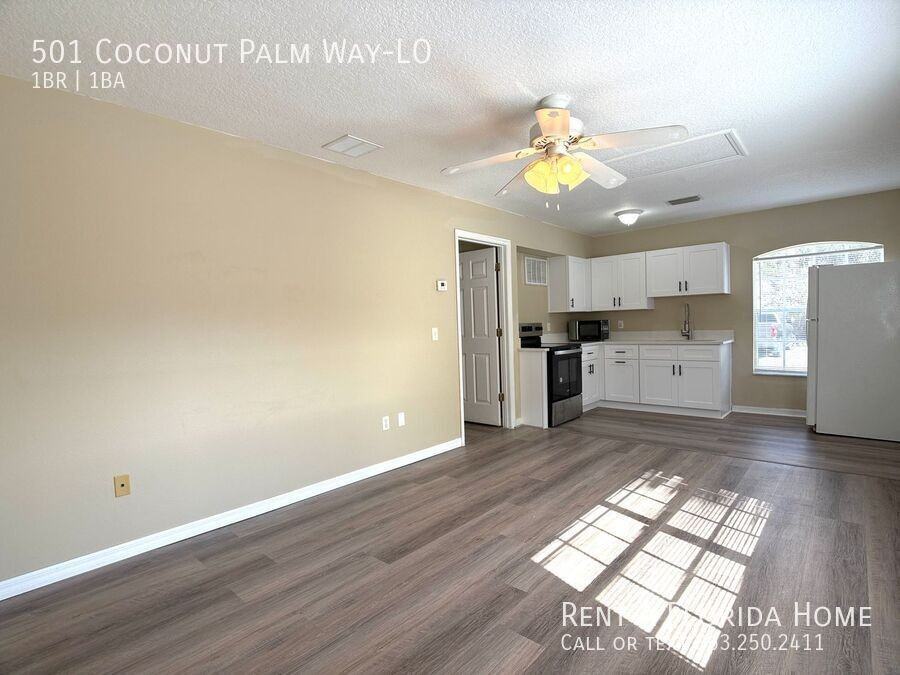 COCONUT PALM WAY-LO & - Photo 7 of 17