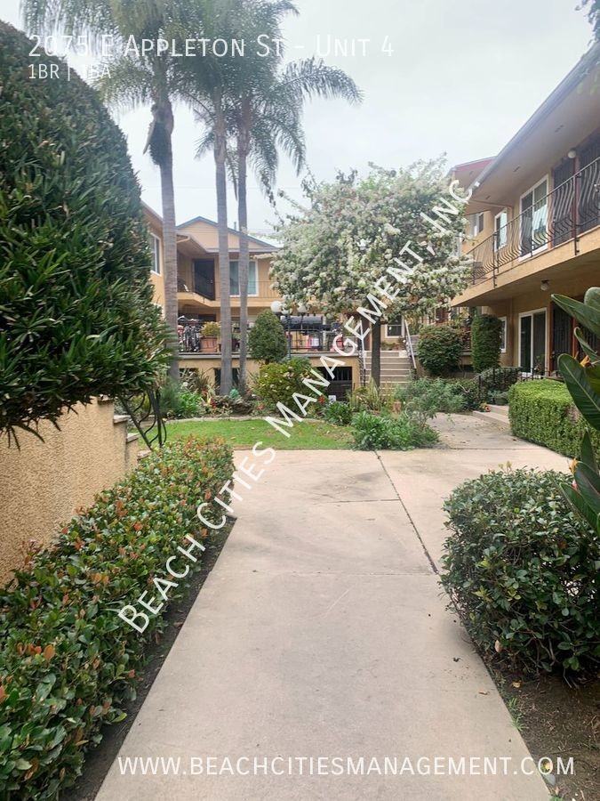 2075 E Appleton St #4 - Photo 3 of 28