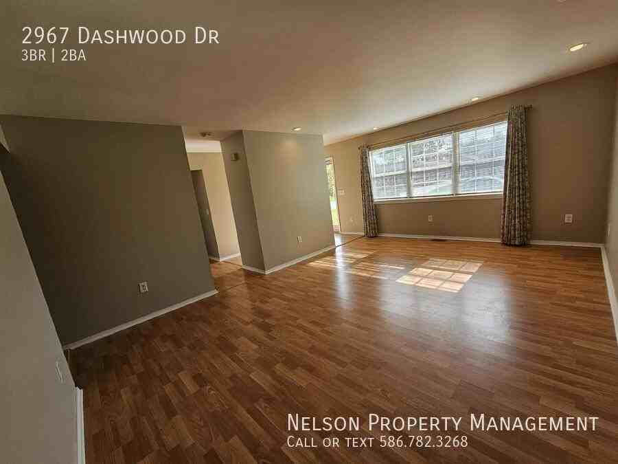 2967 Dashwood Dr - Photo 2 of 16