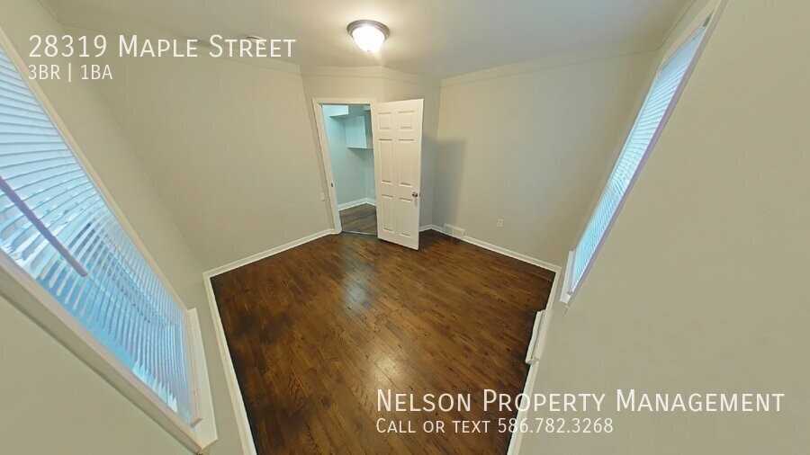 28319 Maple St - Photo 3 of 9