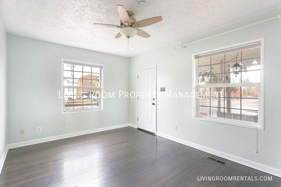 4503 Se 67th Ave - Photo 3 of 15