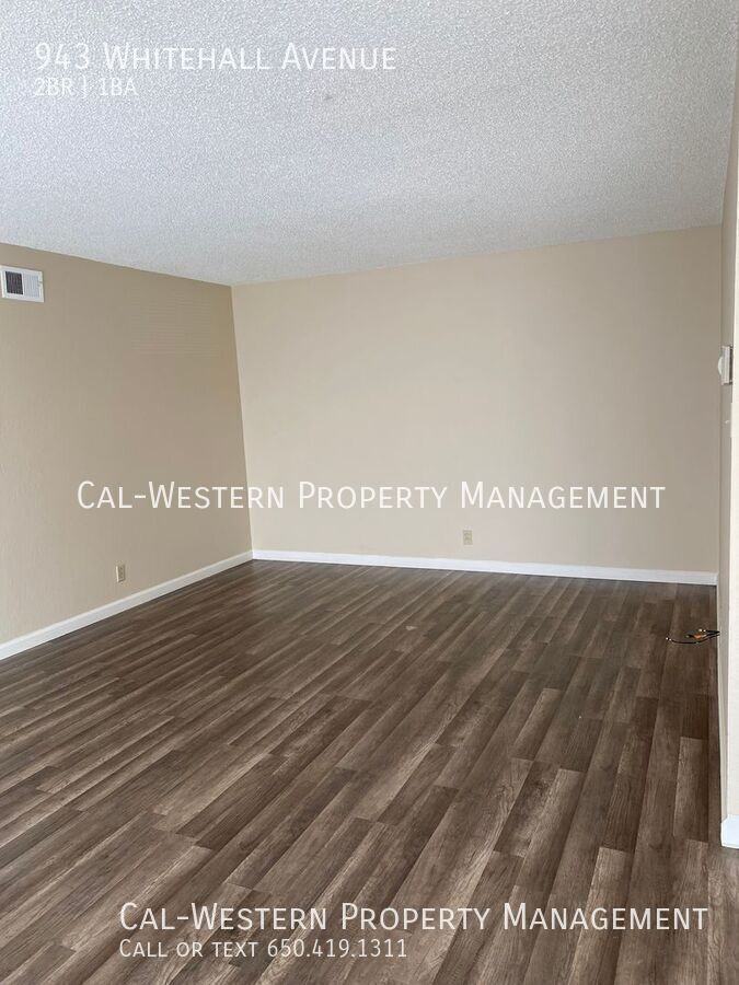 943 Whitehall Ave - Photo 2 of 14