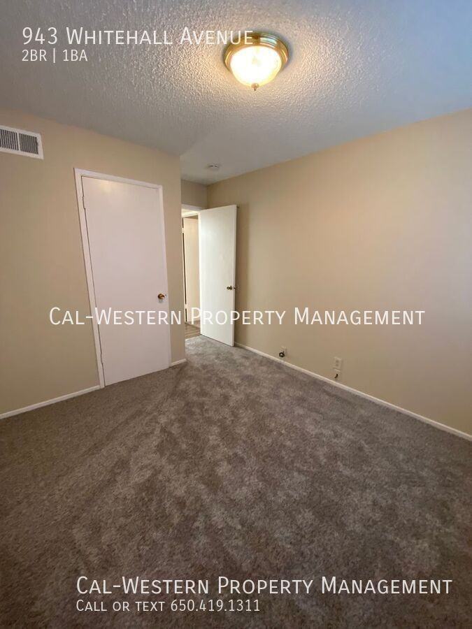 943 Whitehall Ave - Photo 6 of 14