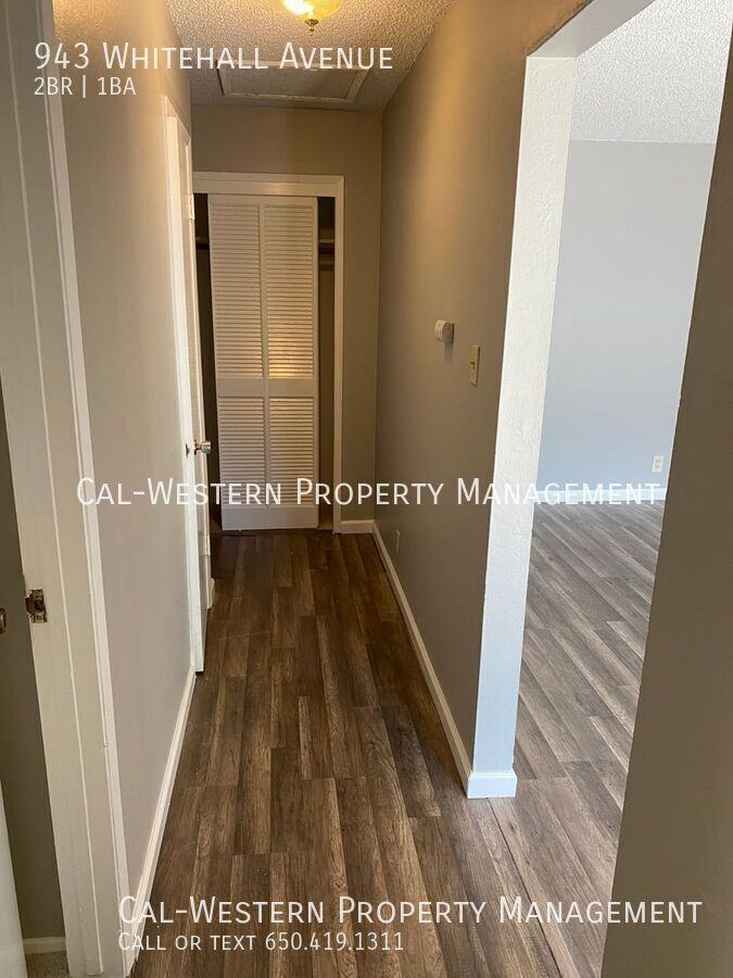 943 Whitehall Ave - Photo 7 of 14