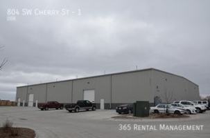 featured image of 804 Sw Cherry St #1