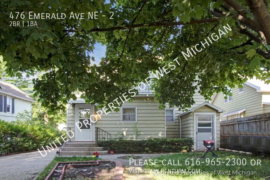 476 Emerald Ave Ne #2 - Photo 6 of 23