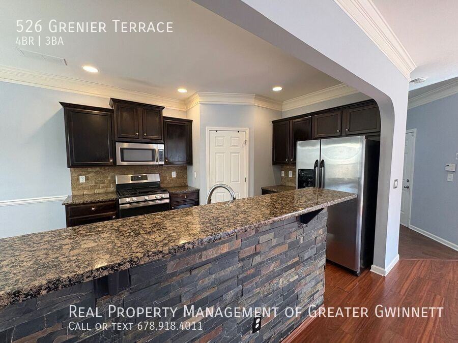 526 Grenier Ter - Photo 4 of 23