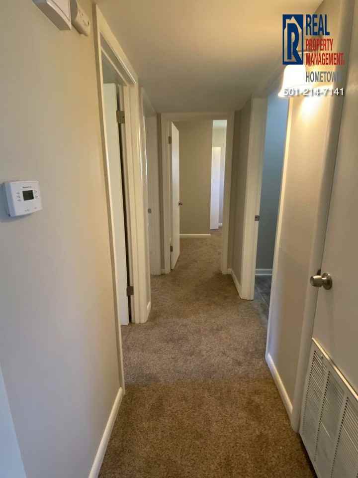 501 Warren St - Photo 6 of 13