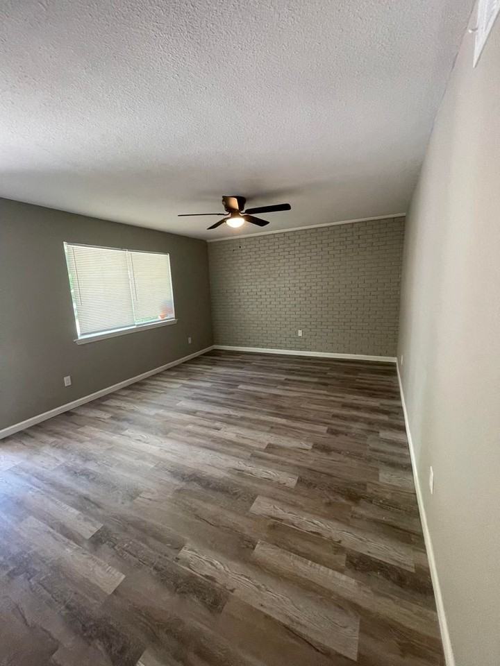 523 E Main St #1 - Photo 2 of 8