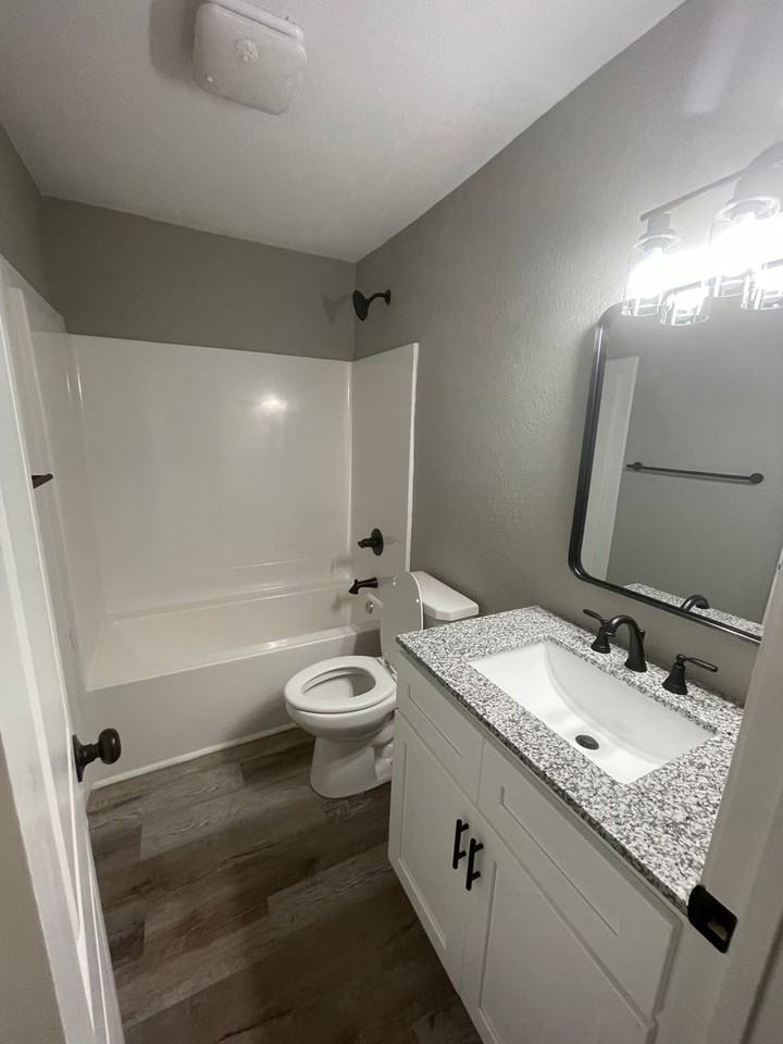 523 E Main St #1 - Photo 6 of 8