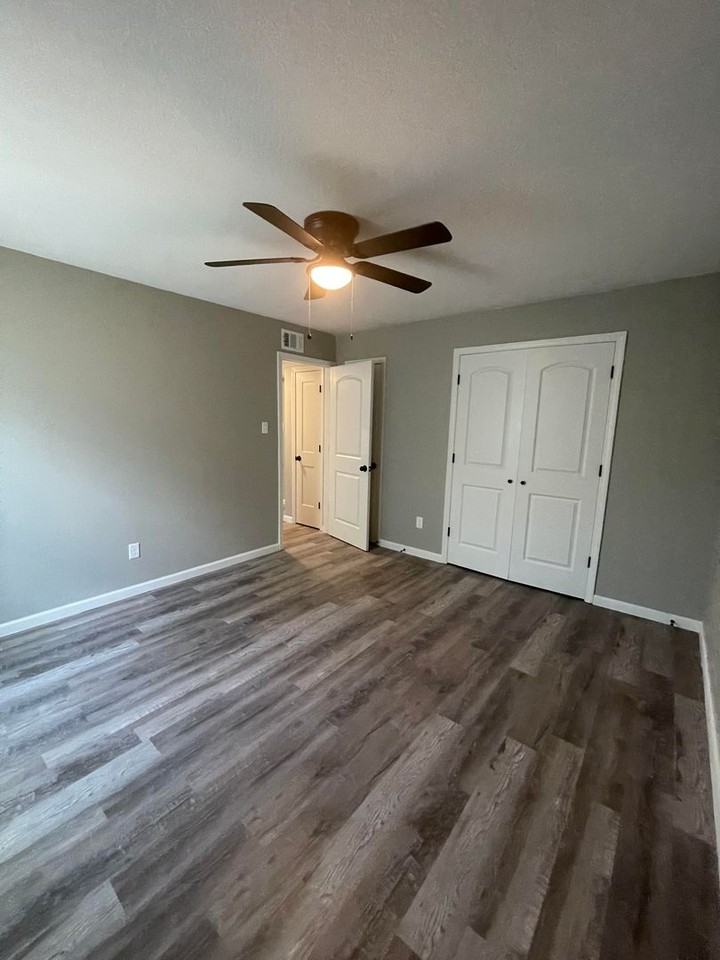 523 E Main St #1 - Photo 7 of 8