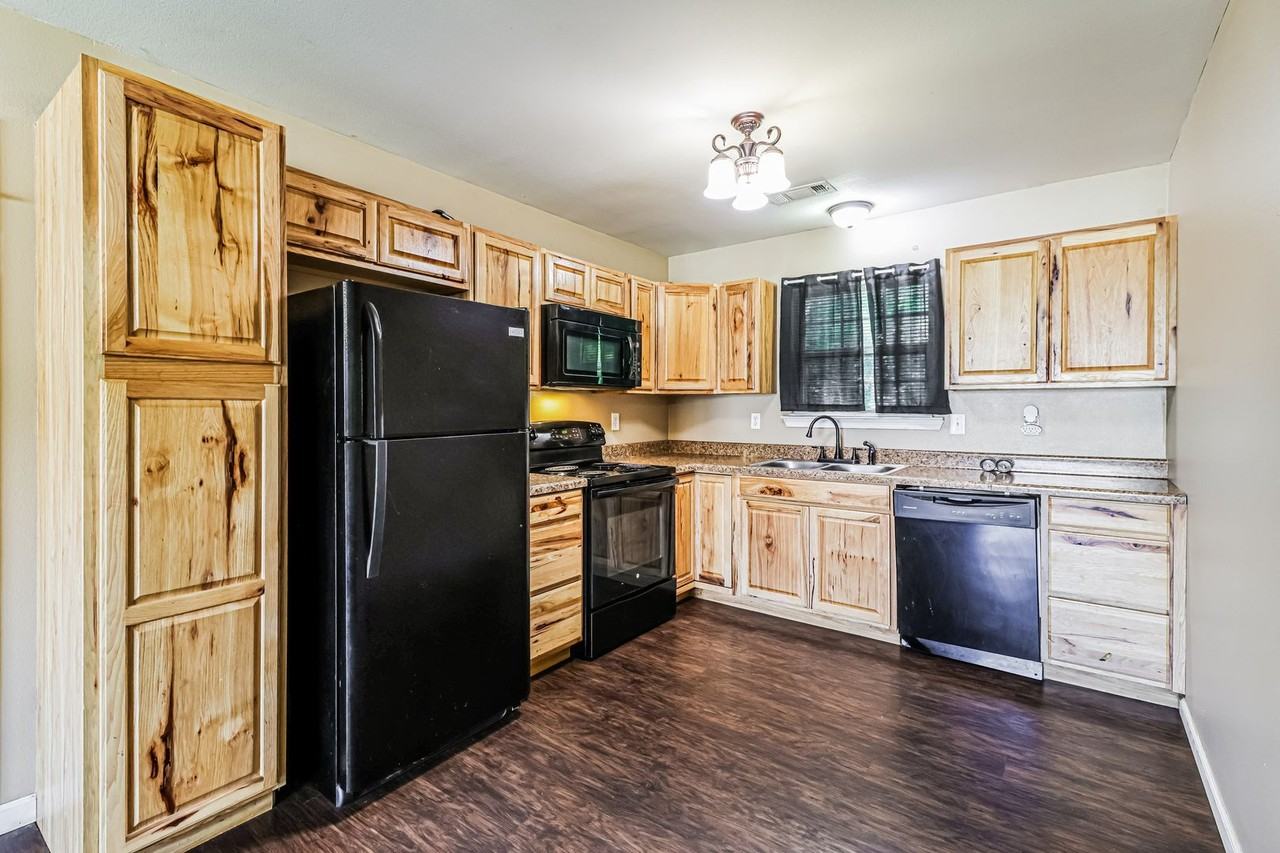 3909 Tates Mill Rd #4B - Photo 7 of 19