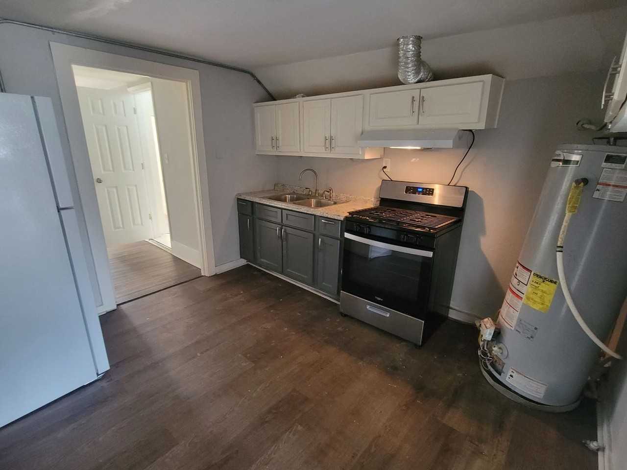 1923 S Izard St #B - Photo 3 of 13