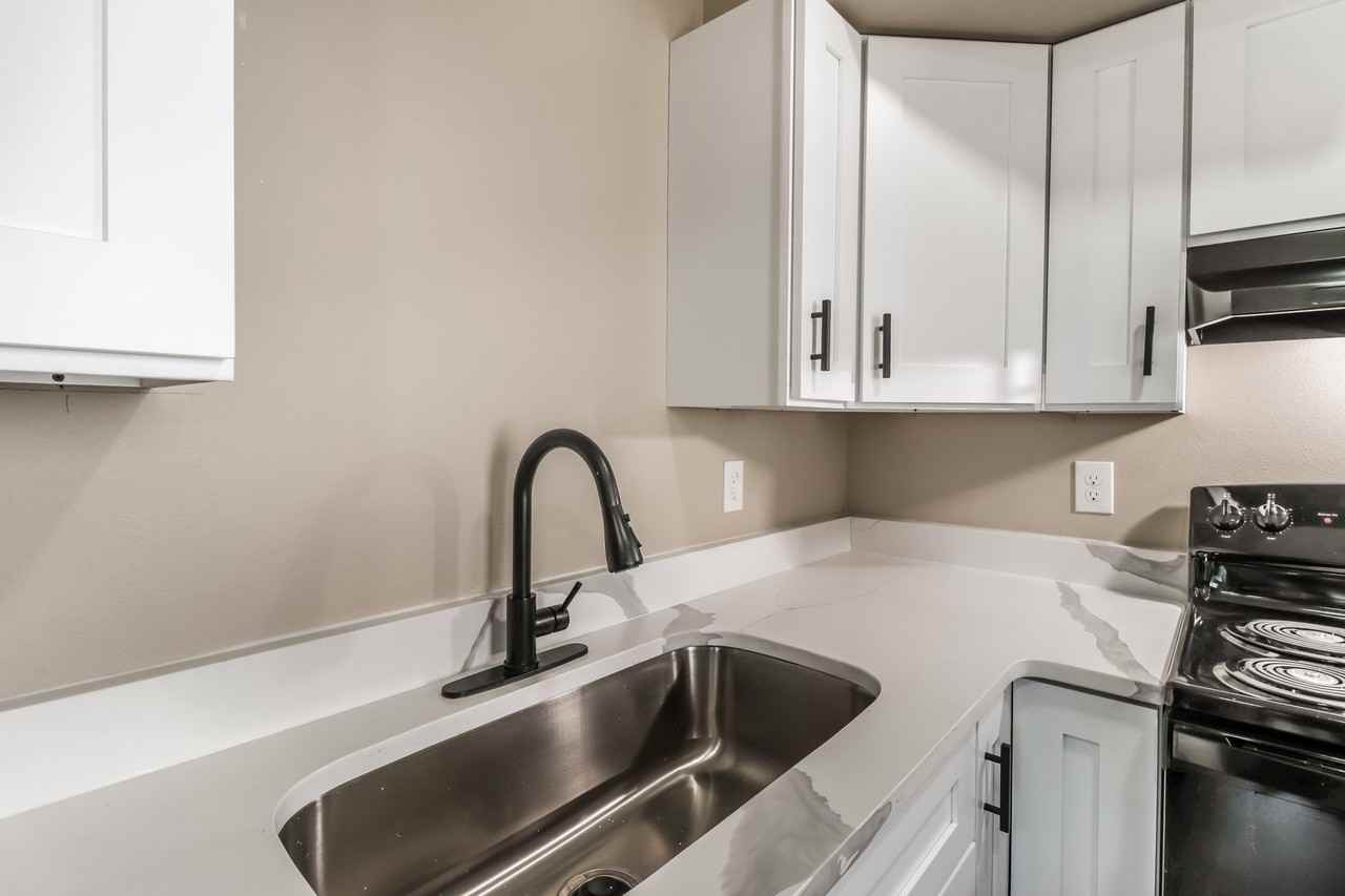 1812 Sanford Dr #1 - Photo 7 of 18