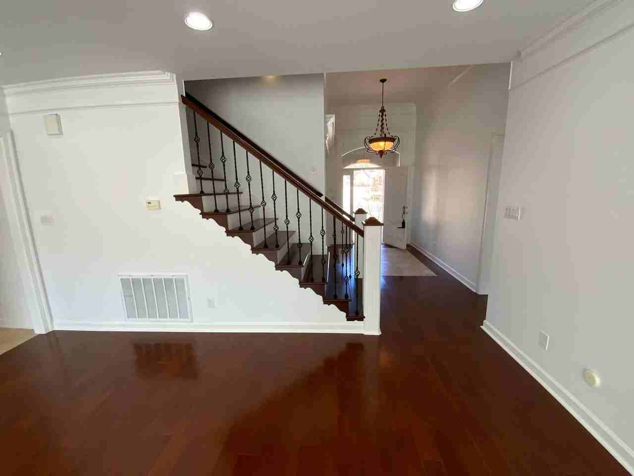 123 Courts Ln - Photo 5 of 37