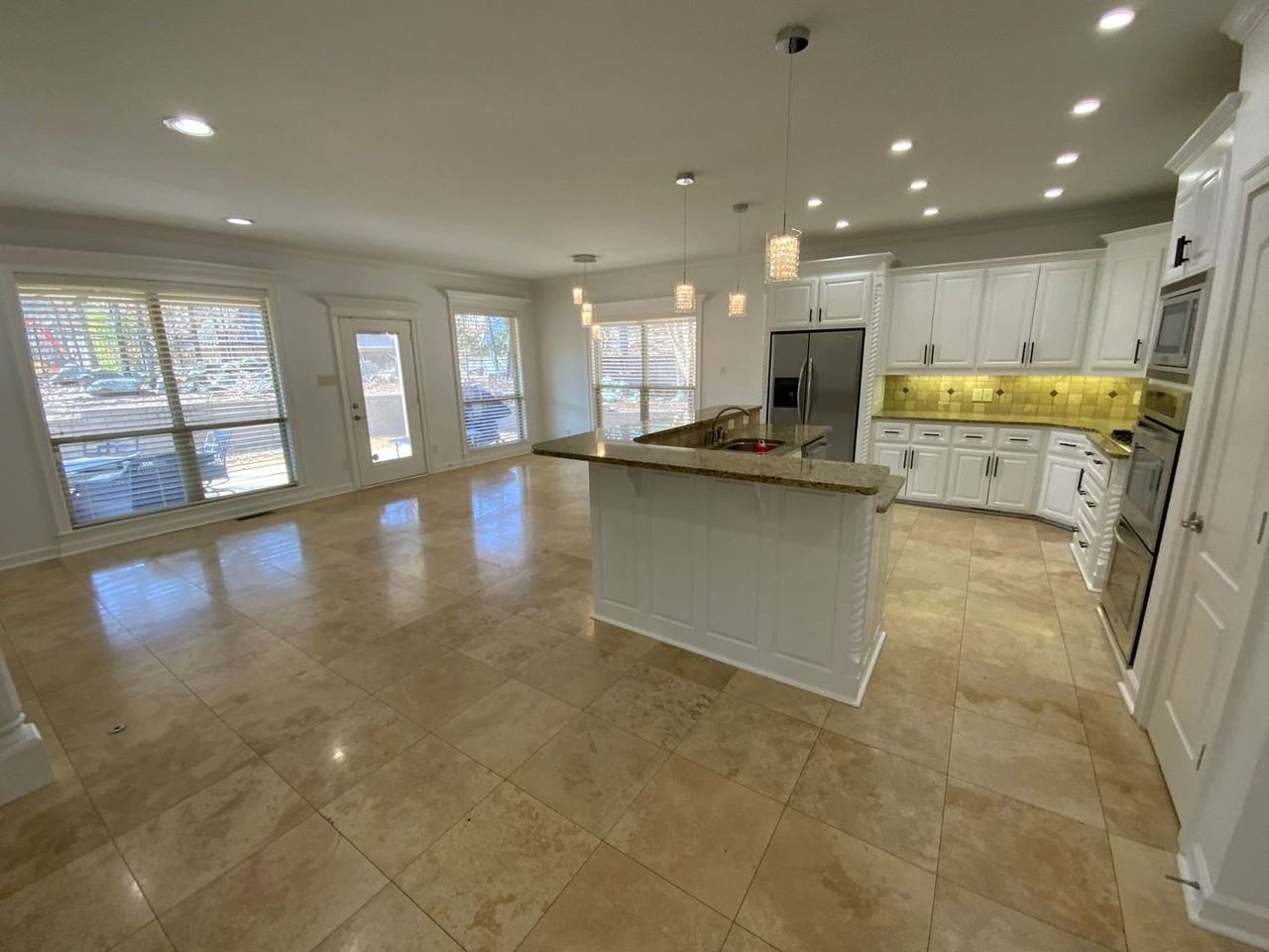 123 Courts Ln - Photo 7 of 37