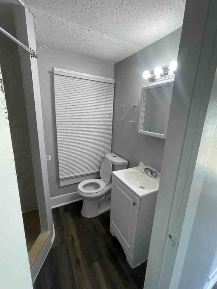 3525 14th St W #B - Photo 2 of 5