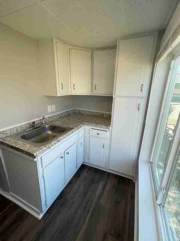 3525 14th St W #B - Photo 3 of 5