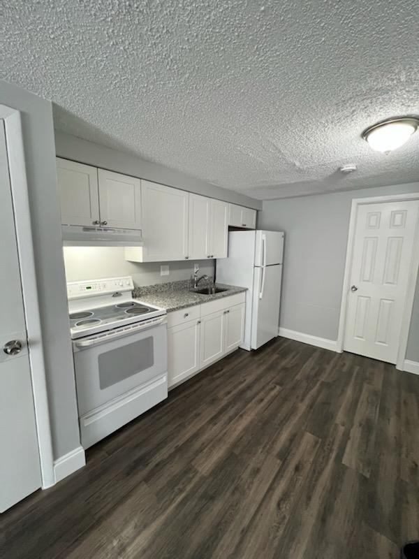 1003 34th Ave W #B - Photo 3 of 10