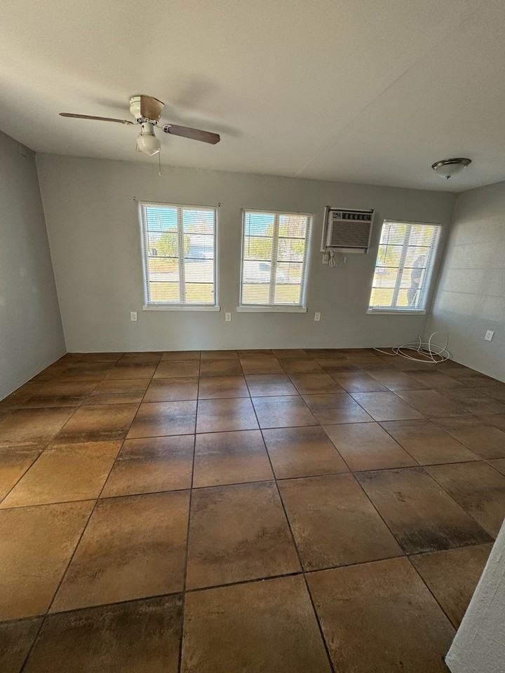 2228 2nd Ave E #3 - Photo 4 of 5