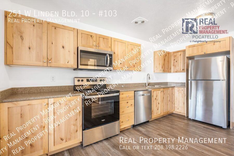 251 W Linden Ave Bldg 10 #103 - Photo 3 of 16