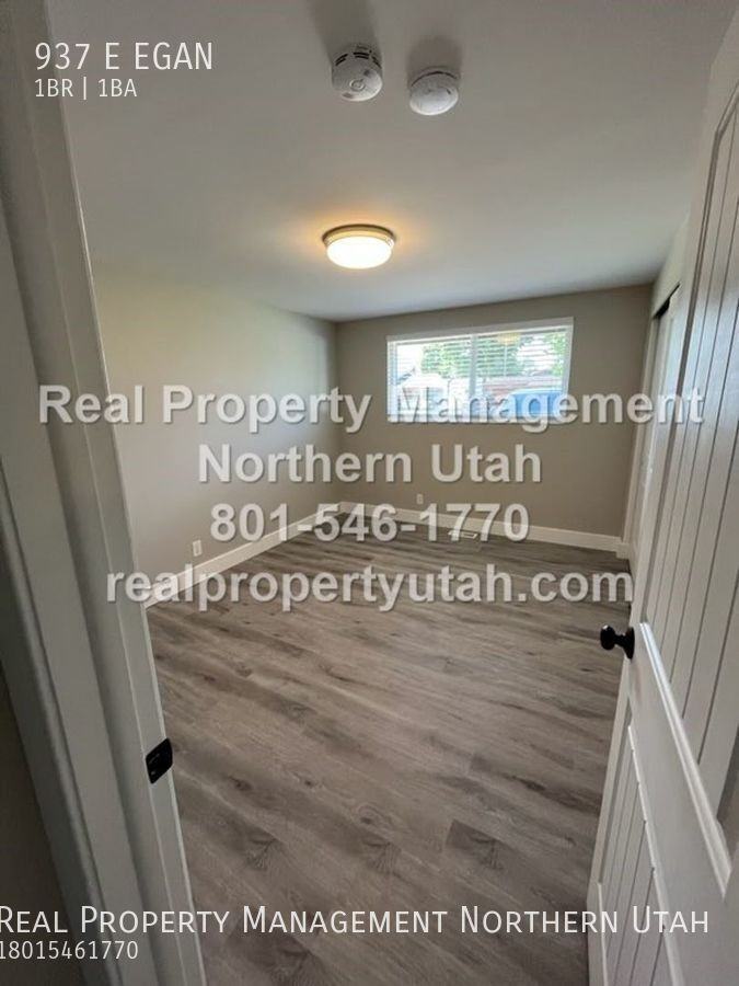 937 Egan St - Photo 7 of 12