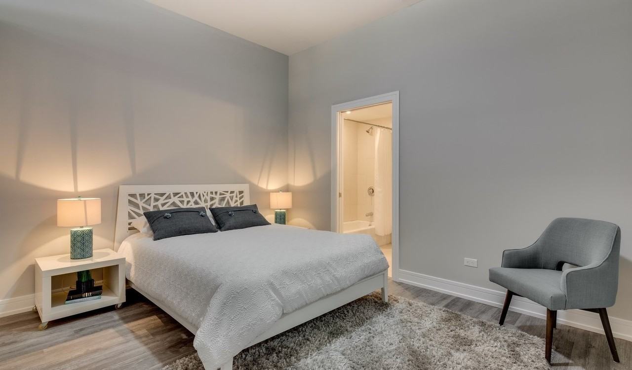 3220 N Lincoln Ave #405 - Photo 6 of 10