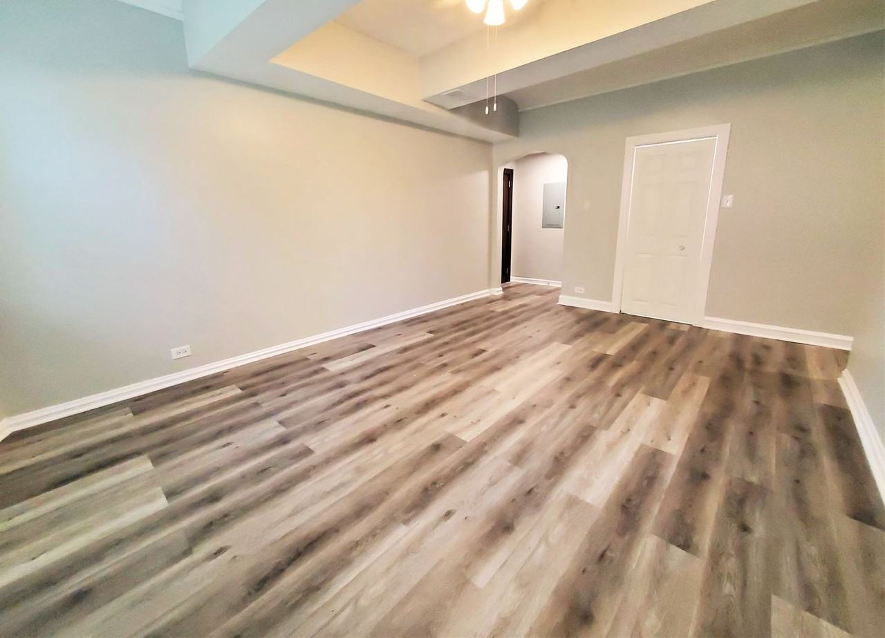 5724 N Mozart St - Photo 5 of 34