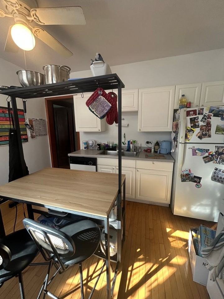 1931 W Larchmont Ave #3 - Photo 3 of 10