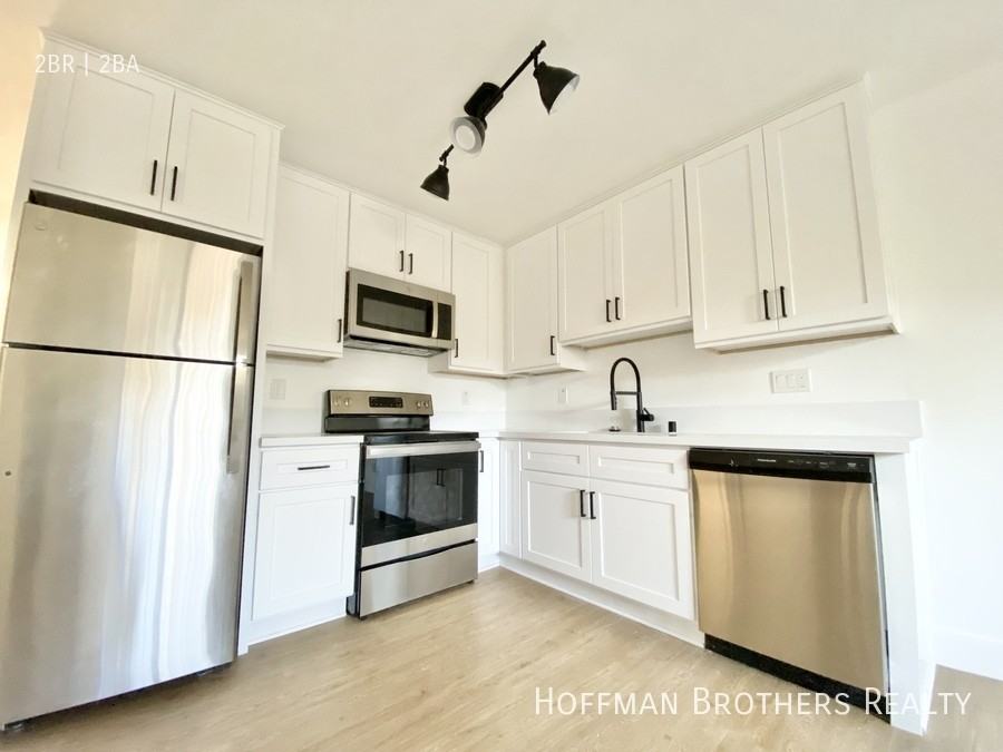 1936 New England St #B - Photo 2 of 13