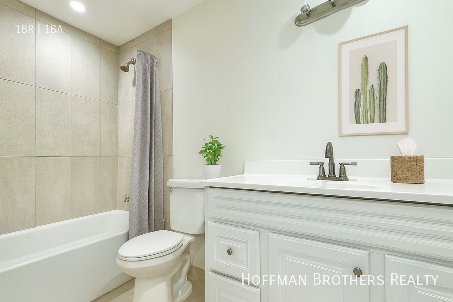 14615 Gilmore St #2 - Photo 5 of 8