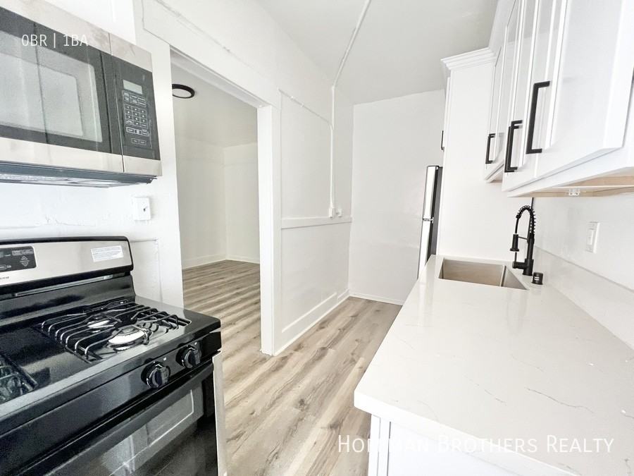 1518 S Hope St #37 - Photo 2 of 11