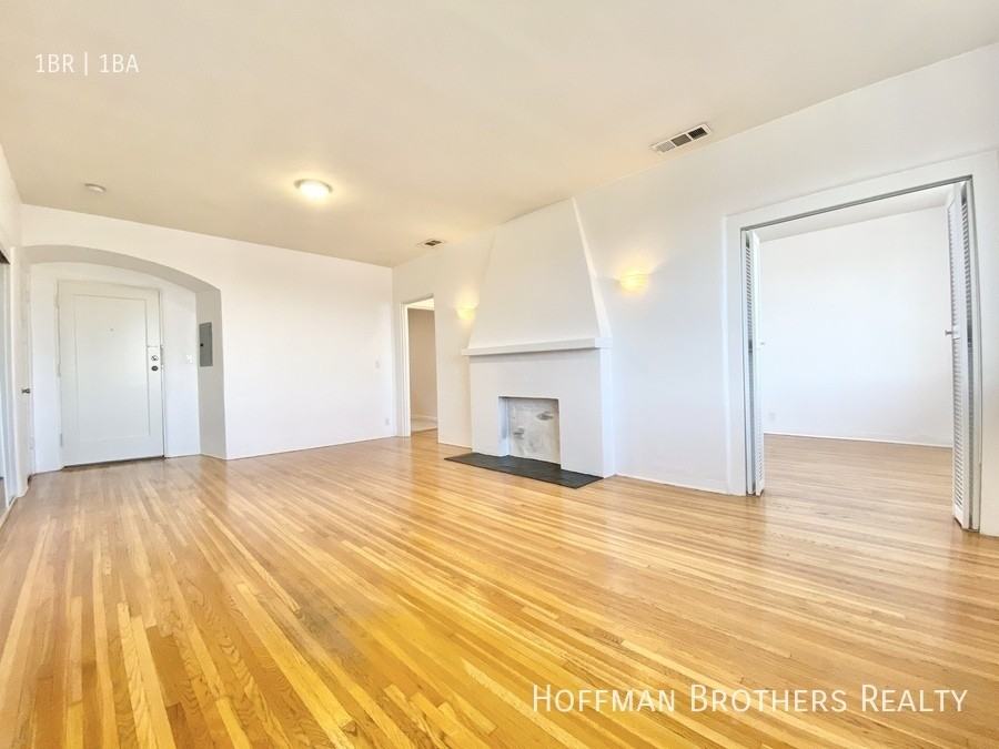 7575 Melrose Ave #3 - Photo 3 of 10