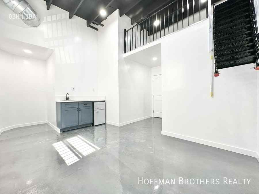 3809 Union Pacific Ave #10 - Photo 6 of 7