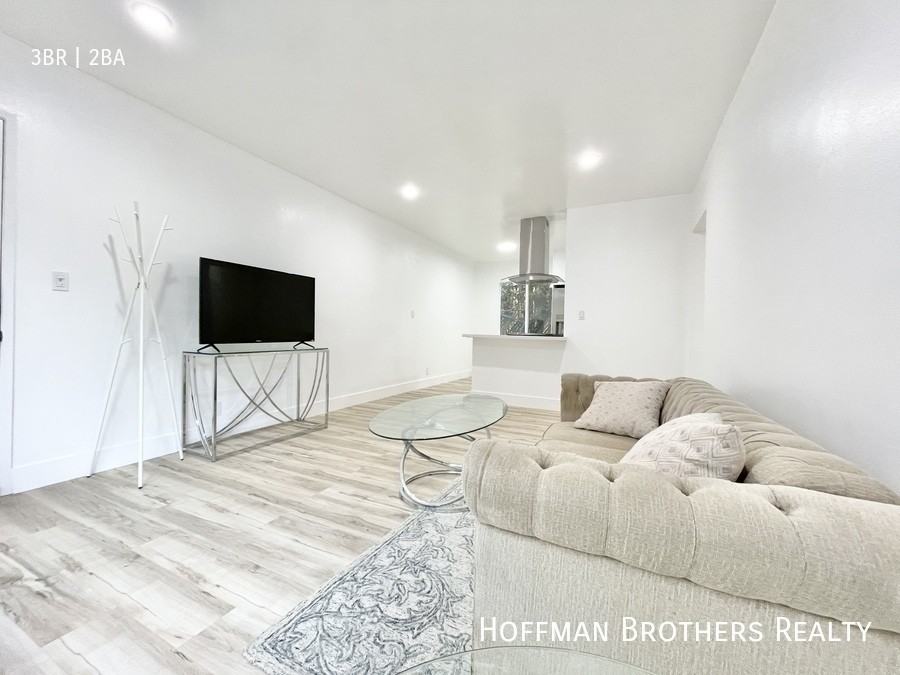 634 Flower Ave #2 - Photo 7 of 15