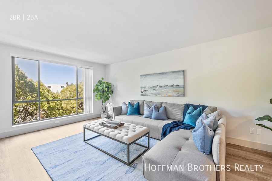 821 3rd St #308 - Photo 3 of 25