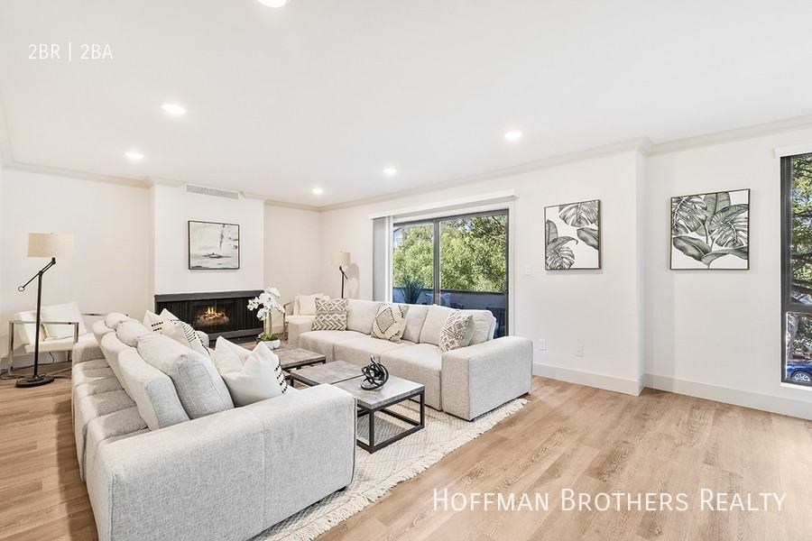 821 3rd St #308 - Photo 5 of 25