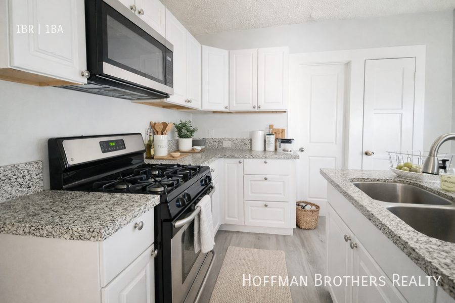 1336 S Catalina St #A - Photo 2 of 4