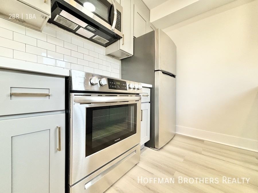 6958 Woodman Ave #14 - Photo 3 of 12