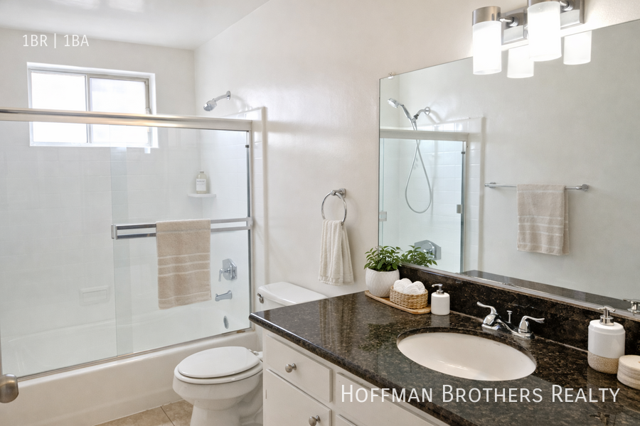 1806 N Harvard Blvd #3 - Photo 4 of 5