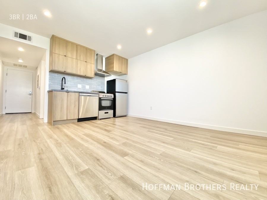 233 Rosemont Ave #8 - Photo 2 of 13