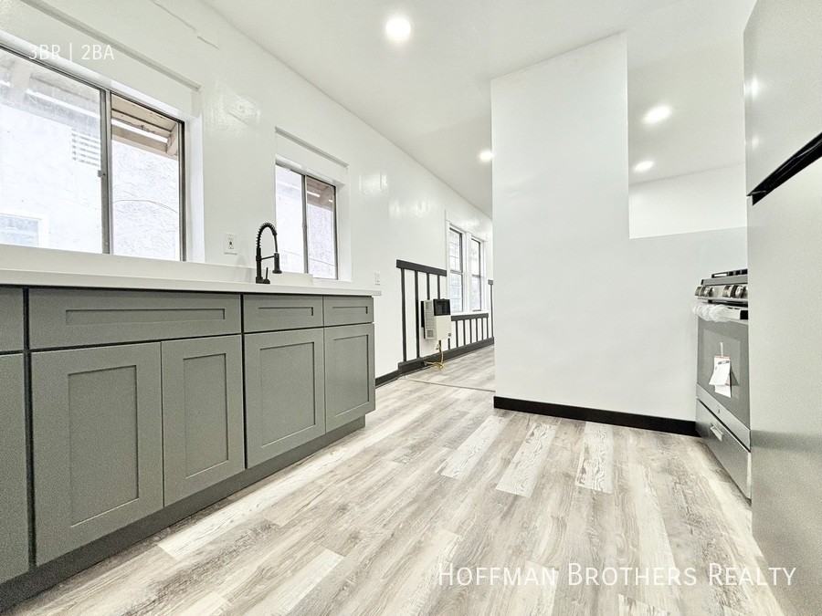 1518 W 11th Pl #1-2 - Photo 3 of 13