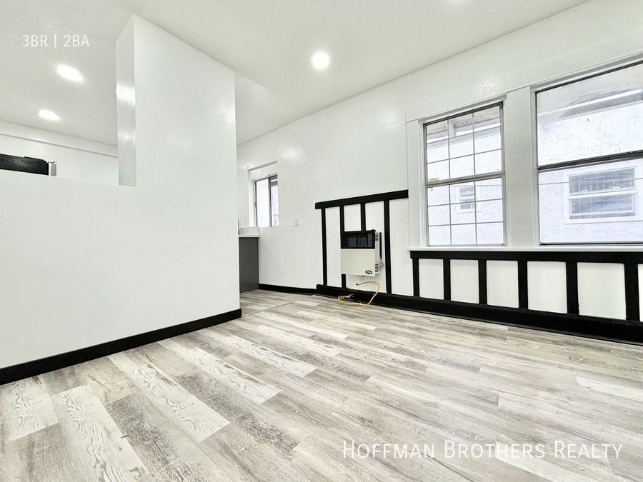 1518 W 11th Pl #1-2 - Photo 4 of 13