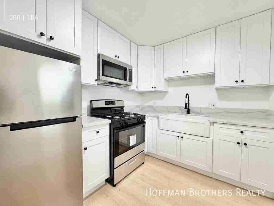 5723 Willowcrest Ave #3 - Photo 3 of 8