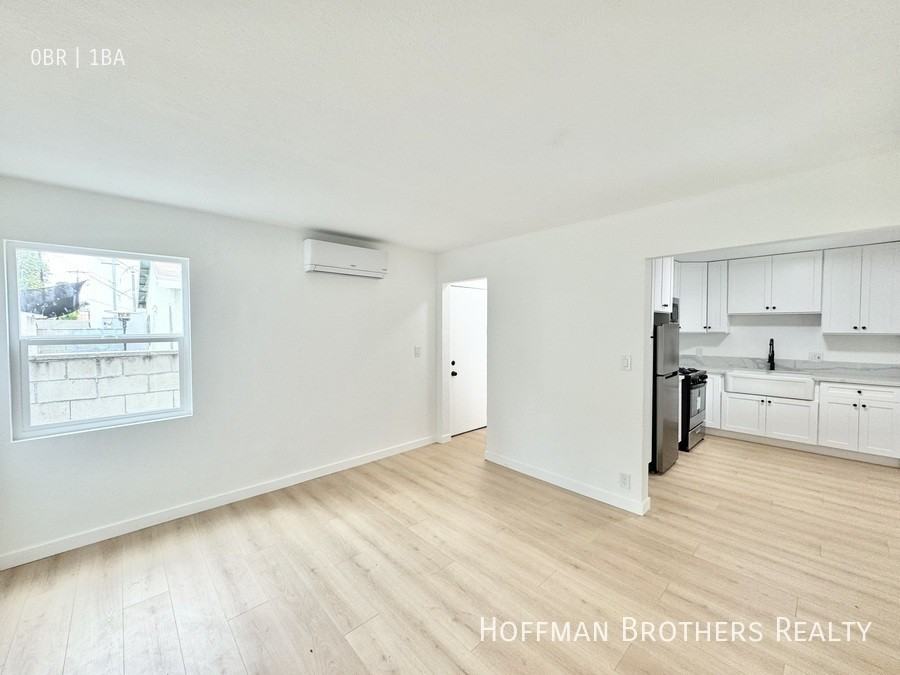 5723 Willowcrest Ave #3 - Photo 4 of 8