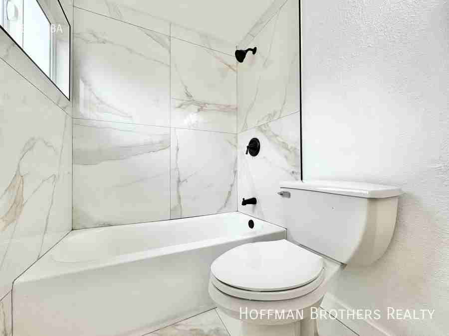 5723 Willowcrest Ave #3 - Photo 7 of 8