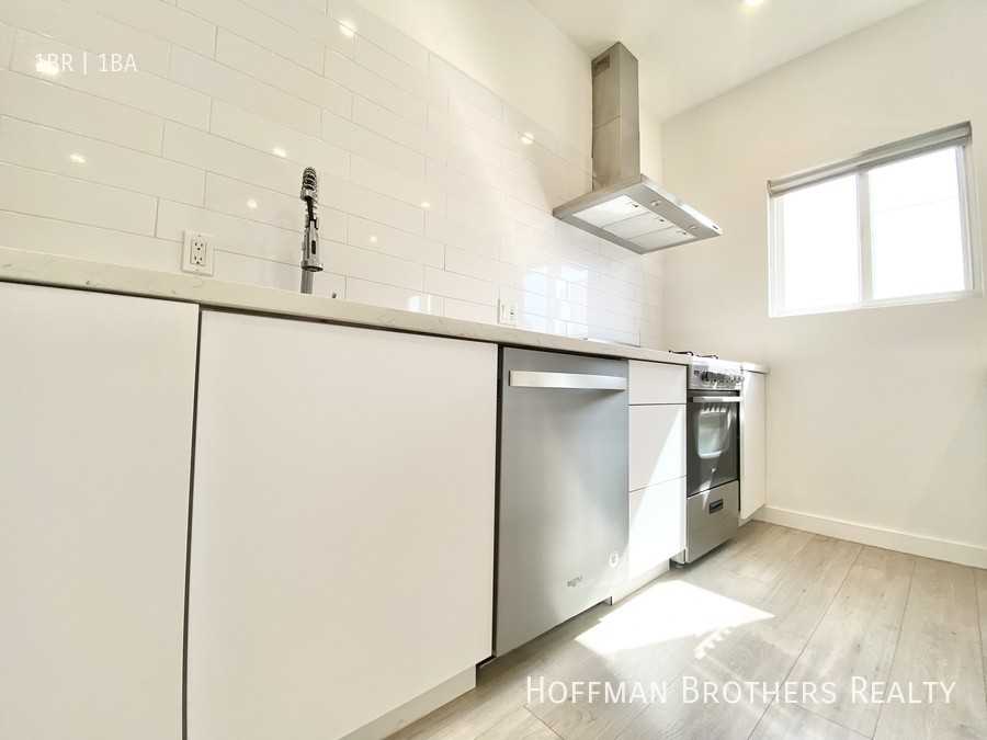 421 1/2 N Coronado St - Photo 3 of 11