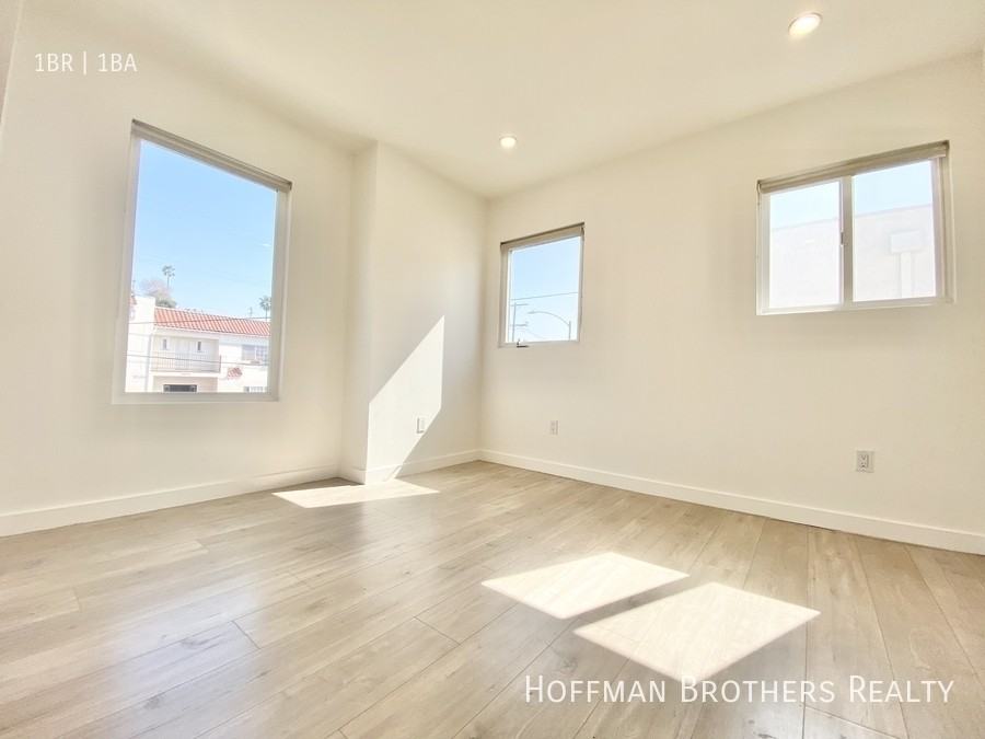 421 1/2 N Coronado St - Photo 4 of 11